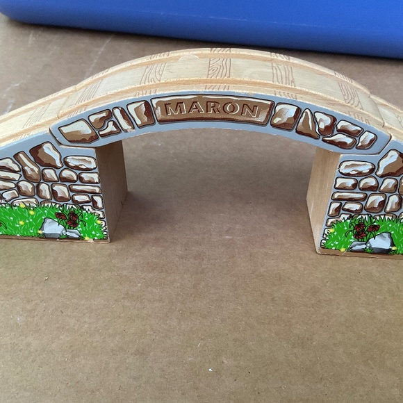 WOODEN Thomas the train - Maron Bridge - Picture 4 of 6